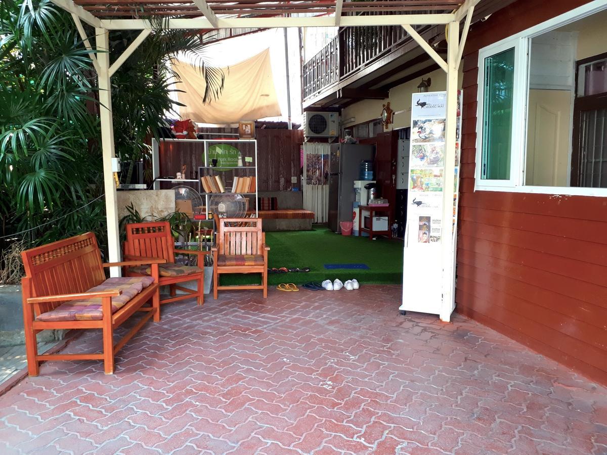 Baan Park Raak Backpacker Hostel Chiang Mai Exterior photo